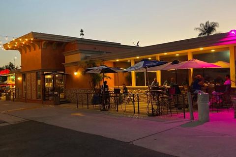 La Perla Del Mar Bar & Grill